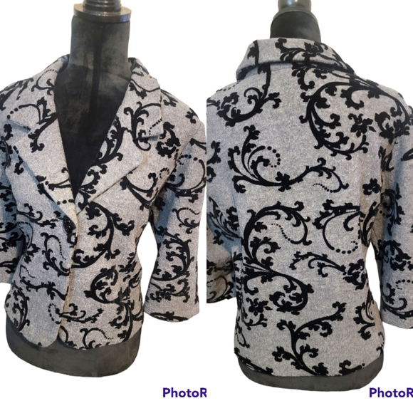 Blazer - Picture 3 of 3